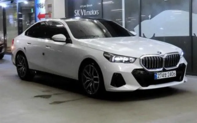 수원중고자동차시세표 5시리즈 (G60) 520i 매물 사진 2 - 2025/11 13,386km