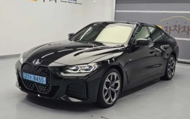 수원중고자동차시세표 i4 eDrive 40 매물 사진 4 - 2022/08 41,119km