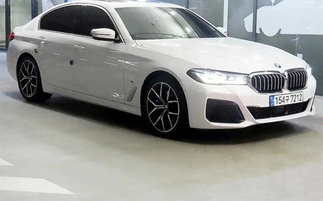 수원중고자동차시세표 5시리즈 (G30) 530i xDrive M 스포츠 매물 사진 11 - 2022/10 110,173km